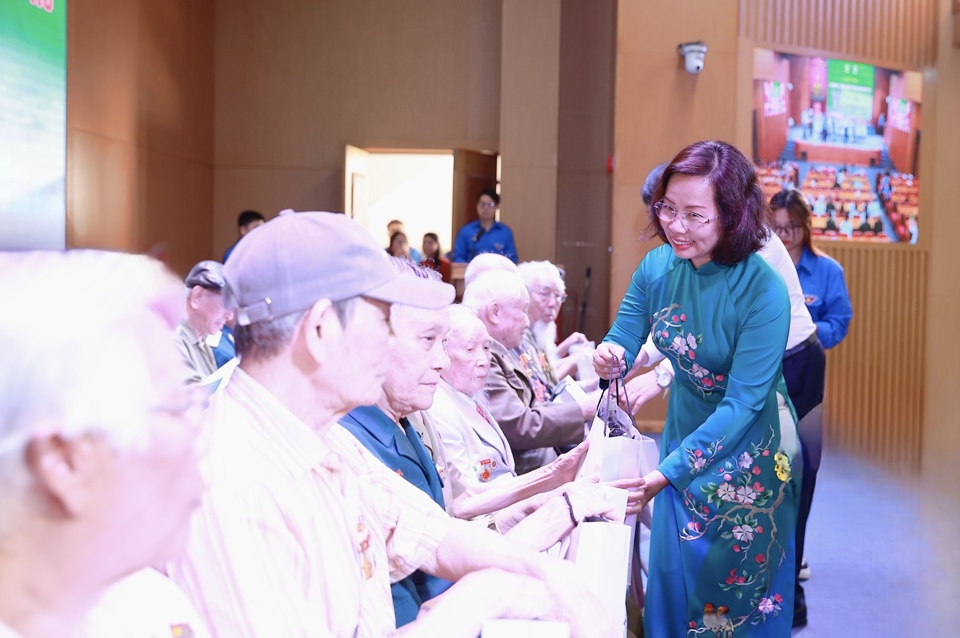 Quận Thanh Xuân gặp mặt, tri ân các chiến sĩ Điện Biên